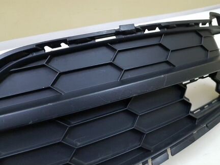 Решетка бампера левая Skoda Karoq