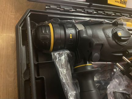 Перфоратор Dewalt D 25144 новый