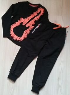 Костюм спортивный