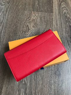 Кошелек Louis Vuitton capucines красный того