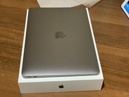 MacBook Air (Retina,13-Inch,2018) i5/ 8/ 256