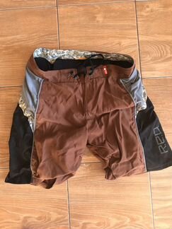 Шорты защитные burton RED Large