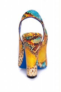 Босоножки кожаные под рептилию.Размеры 36-39