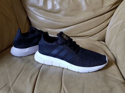 Кроссовки Adidas Swift RUN новые 39 и 40 р