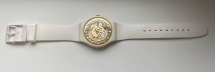 Часы Swatch белые