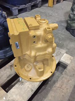 Гидромотор редуктора поворота Komatsu PC200-7