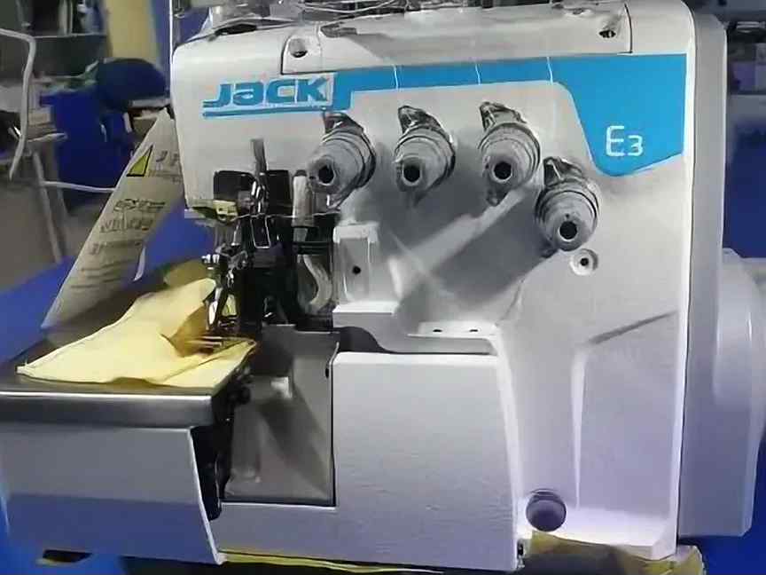 Сборка оверлок. Оверлок Jack e4s-2x250. Оверлок Jack JK-e3-4-m2-24. Швейная машина оверлок Джек е4. Джек оверлок 5 ниточный.