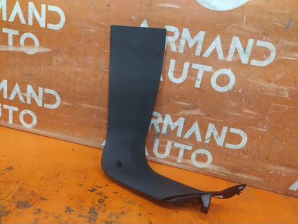 Обшивка двери багажника левая верхняя Mercedes