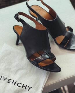 Босоножки Givenchy 37 размер