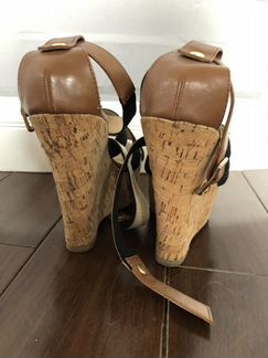 Босоножки новые