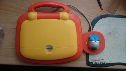 Игрушечный компьютер для изучения английского язык