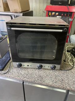 Конвекционная печь с паром