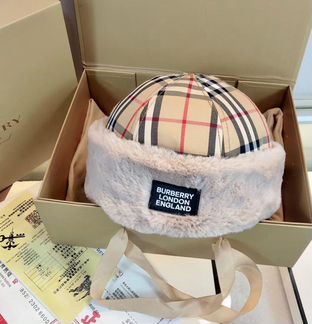 Шапка Burberry