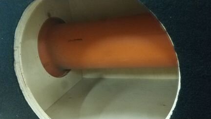 Короб для 12 сабвуфера в карпете на трубе