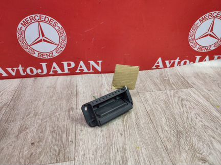 Ручка крышки багажника Mercedes W204 C204