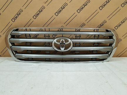 Решетка радиатора Toyota Land Cruiser 200